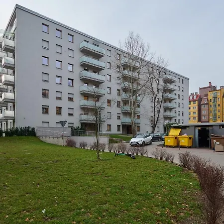 Na Szancach With Balcony By Renters דירה *